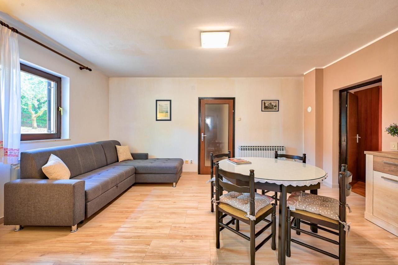 Iby Apartment Pula Buitenkant foto