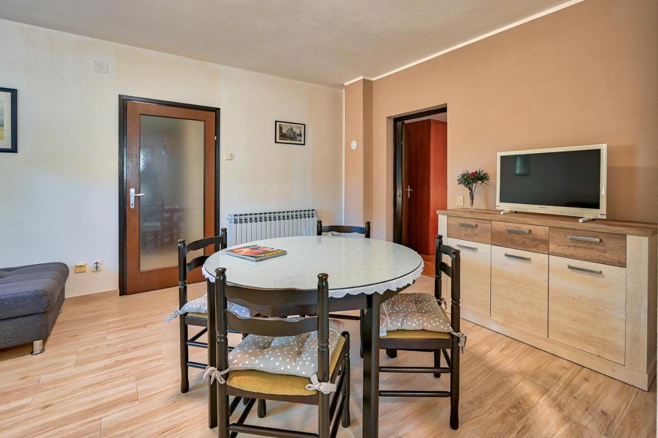 Iby Apartment Pula Buitenkant foto